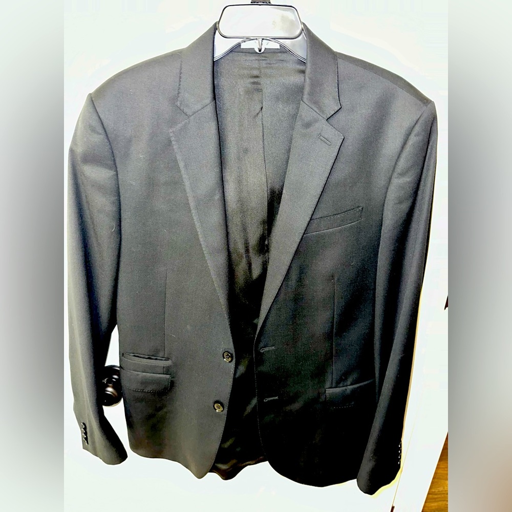 Men’s 42R black Express suit.